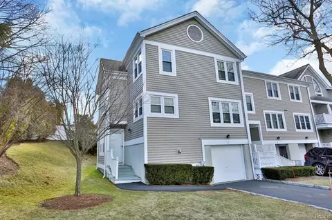2 Brookridge Ct, Rye, NY 10573 photo 1