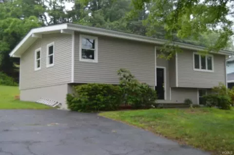 2040 Oakwood Dr, Peekskill, NY 10566 photo 1