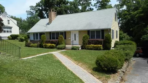 60 Canterbury Ave, Cornwall, NY 12518 photo 1