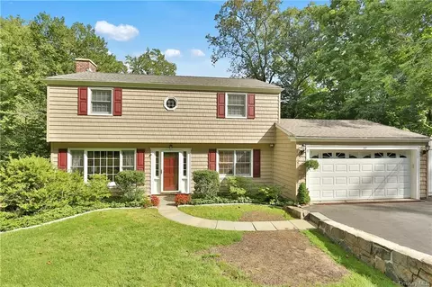 32 Highclere Ln, Mount Pleasant, NY 10595 photo 1