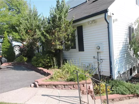 10 Wolfe Dr, Ramapo, NY 10977 photo 1