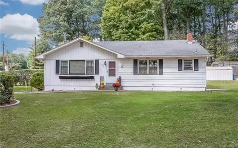 85 Edinburgh Rd, Wallkill, NY 10941 photo 1