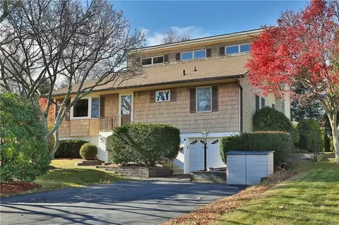 14 Foxhill Rd, Mount Pleasant, NY 10595 photo 1