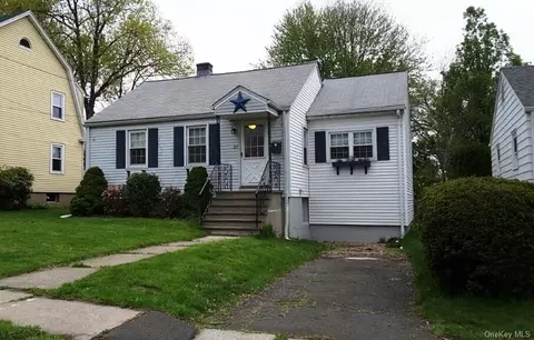31 Lorraine Rd, Wethersfield, CT 06109 photo 1