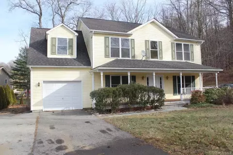 2 Stacey Ct, Peekskill, NY 10566 photo 1