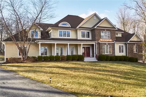 18 Weldon Way, Warwick, NY 10990 photo 1