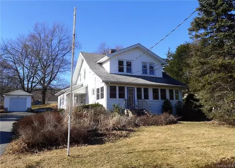 53 Maple Ave, Warwick, NY 10990 photo 1