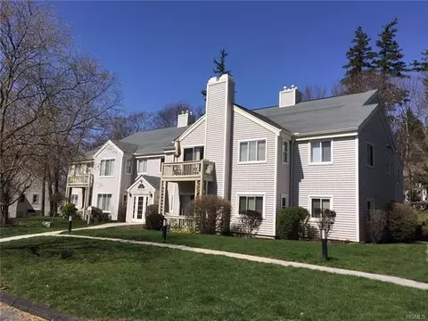 25 Bayberry Dr, Peekskill, NY 10566 photo 1