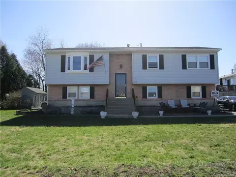 217 Everett Pl, Maybrook, NY 12543 photo 1