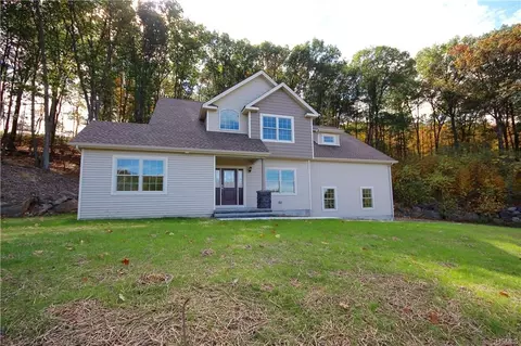 752 Laroe Rd, Chester, NY 10918 photo 1