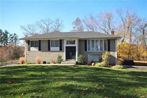 4 Wartburg Pl, Mount Pleasant, NY 10595 photo 1