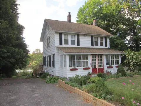 23 Old Firehouse Rd, Wallkill, NY 12589 photo 1