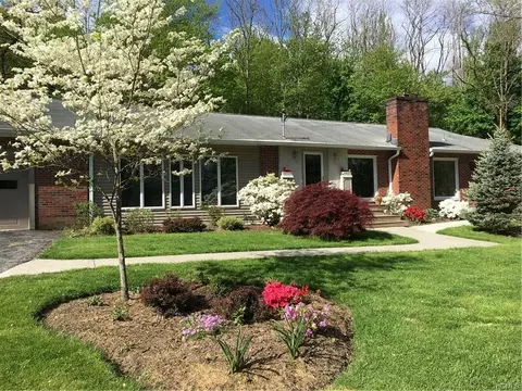 1 Grace Ln, New Castle, NY 10562 photo 1