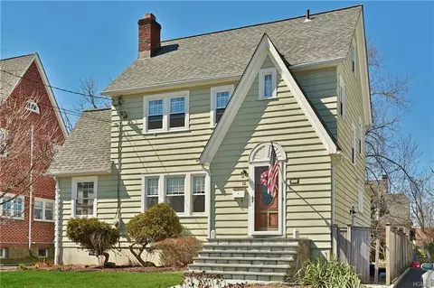 12 Seneca Rd, Ossining, NY 10562 photo 1