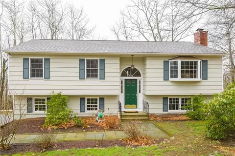 29 Pine Mountain Rd, Redding, CT 06896 photo 1