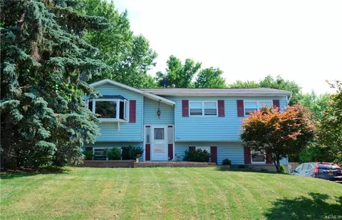 3 Scott Dr, Wallkill, NY 10941 photo 1
