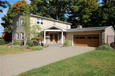 8 Taft Pl, Cornwall On Hudson, NY 12520 photo 1