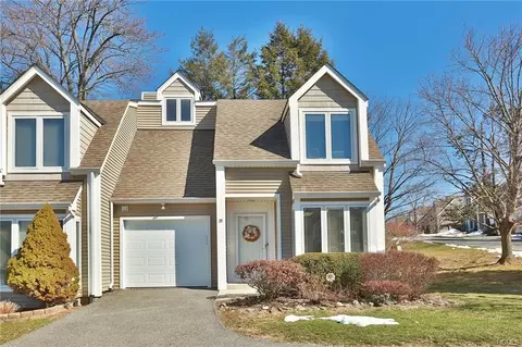 19 Spring Pond Dr, Ossining, NY 10562 photo 1