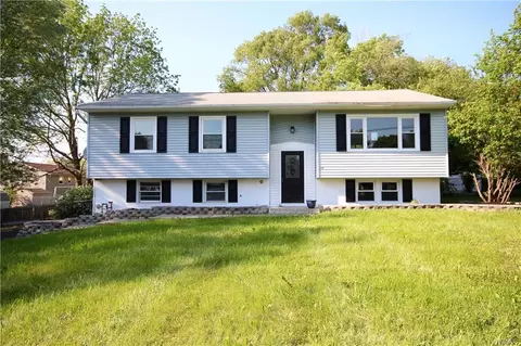 34 Stephens Ave, Wallkill, NY 10941 photo 1