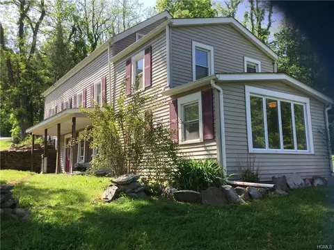 311 Old Mill Rd, Wallkill, NY 12589 photo 1