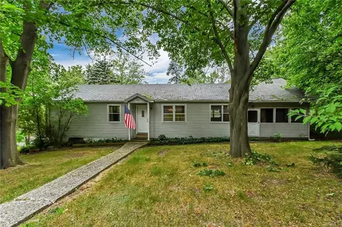 463 Hillside Rd, Monroe, NY 10950 photo 1