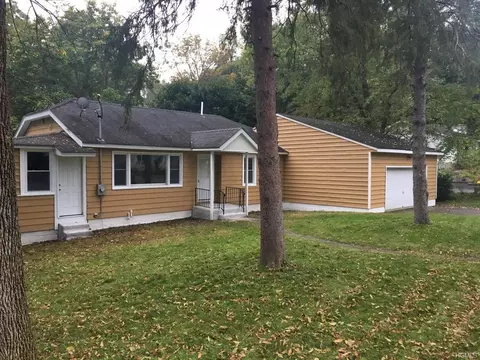 36 E Bank Rd, Poughkeepsie, NY 12603 photo 1
