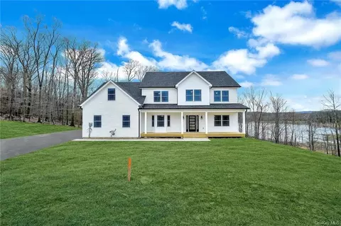 7 Eagle Ct, Middletown, NY 10940 photo 1
