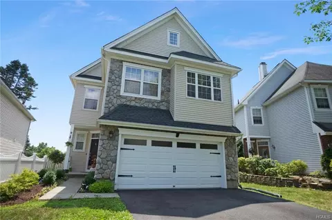 9 Mackellar Ct, Peekskill, NY 10566 photo 1