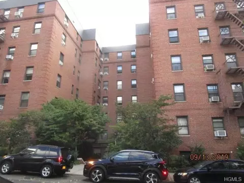3636 Greystone Ave #2E, Bronx, NY 10463
