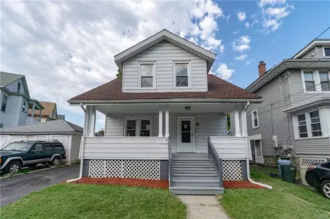 2 Mack Rd, Poughkeepsie, NY 12603 photo 1