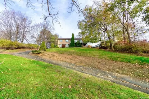 85 Kellogg St, Brookfield, CT 06804 photo 1