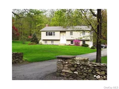 43 Seaman Rd, Wallkill, NY 10919 photo 1