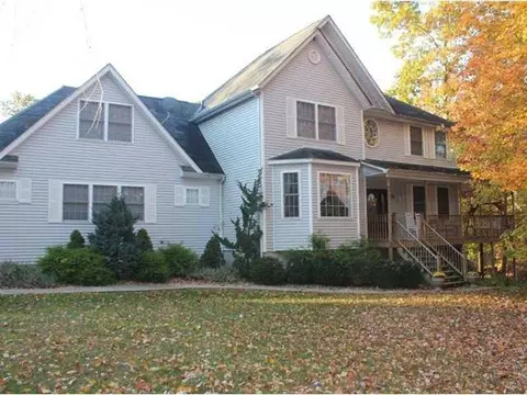6 Gerri Ct, Newburgh, NY 12589 photo 1