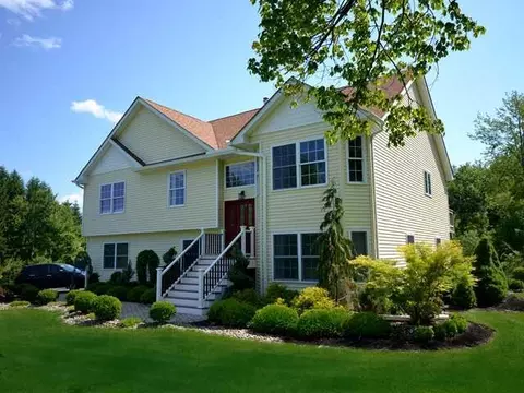 6 Haans Ct, Newburgh, NY 12589 photo 1