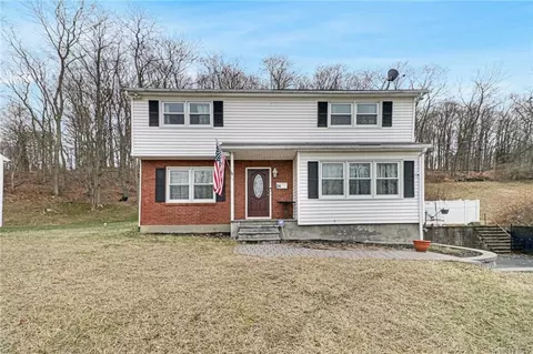 24 Robert Rd, Cornwall, NY 12518 photo 1