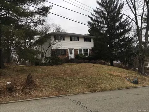 17 Bracken Rd, Ossining, NY 10562 photo 1
