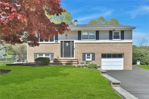 34 Sengstacken Dr, Stony Point, NY 10980 photo 1
