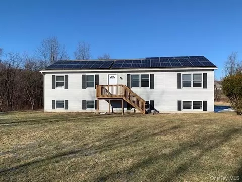 56 Eagles Nest Ln, Wallkill, NY 12589 photo 1