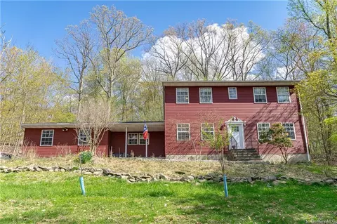 6 Oak Tree Dr, Cornwall, NY 12518 photo 1