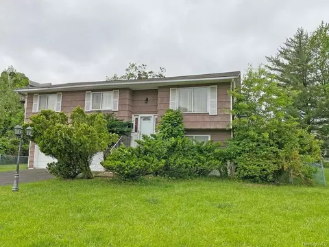 5 Clayton Dr, Ramapo, NY 10977 photo 1