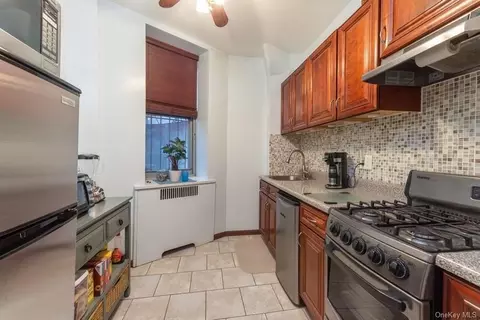 4445 Post Rd #1H, New York, NY 10471 photo 1