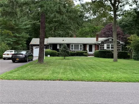 273 Munsell Rd, Brookhaven, NY 11772 photo 1