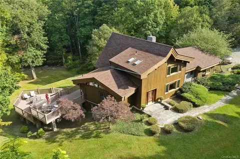 2 Pine Ridge Rd, Cornwall, NY 12518 photo 1