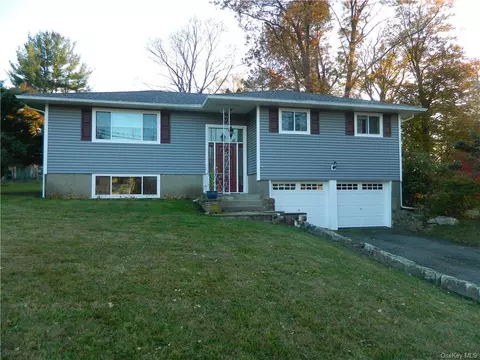 12 Stonegate Rd, Ossining, NY 10562 photo 1
