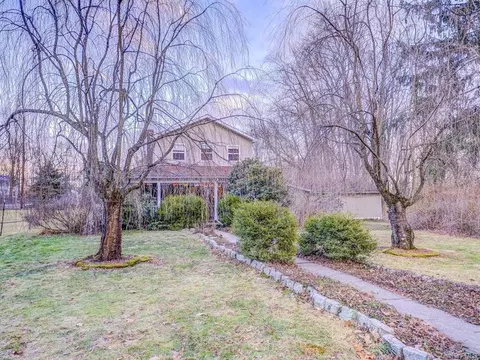 3 Dusty Dr, Newburgh, NY 12589 photo 1
