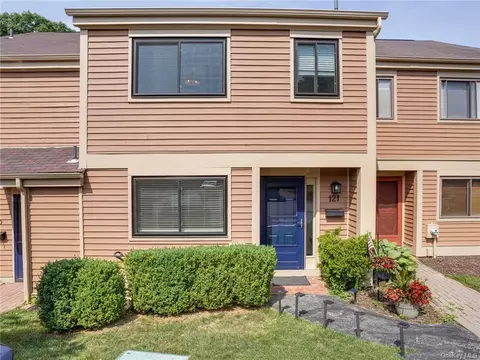121 Brush Hollow Cres, Rye, NY 10573