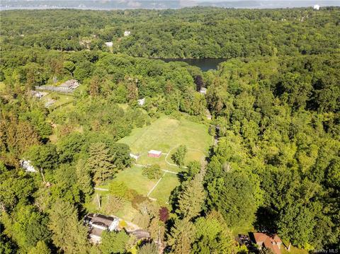 399 Old Sleepy Hollow Rd, Mount Pleasant, NY 10570