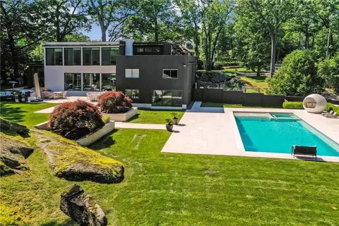 2 Split Tree Rd, Scarsdale, NY 10583 photo 1