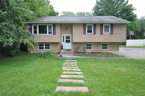 7 Marcano Ln, Wallkill, NY 12589 photo 1