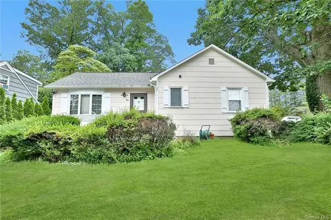 84 Overlook Dr, Mount Pleasant, NY 10595 photo 1